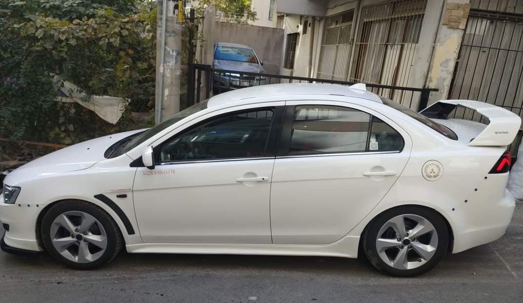 Mitsubishi Lancer